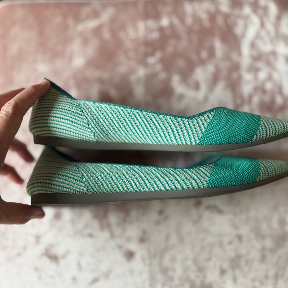 Aqua Blue/Green and Cream Pointed Rothy’s size 8 - Picture 6 of 10